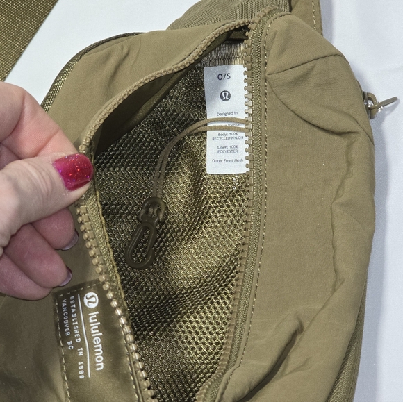 Lululemon Clean Lines Belt Bag Artifact Brand New Without Tags NWOT 2B - Picture 7 of 10